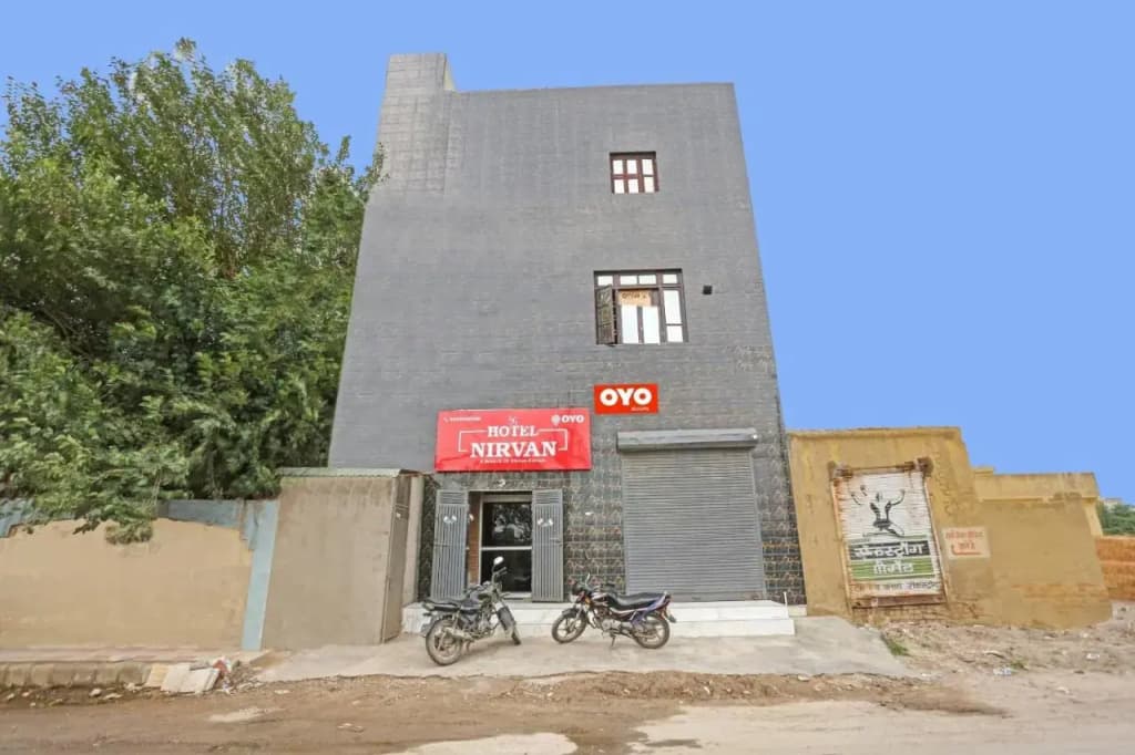 OYO Hotel Nirvan Near Jahangirpuri Metro Station - photo 1