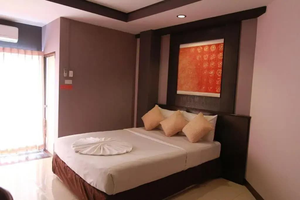 Grand Pinnacle Hotel - photo 25