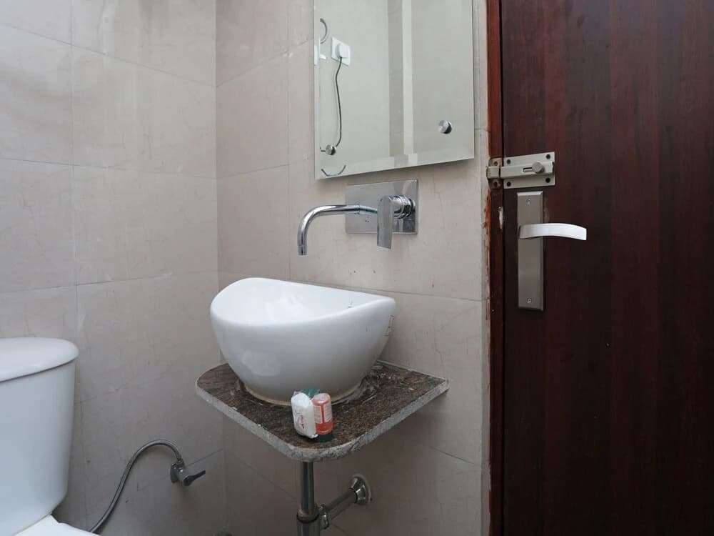 OYO 12503 Hotel Corner Point - photo 9