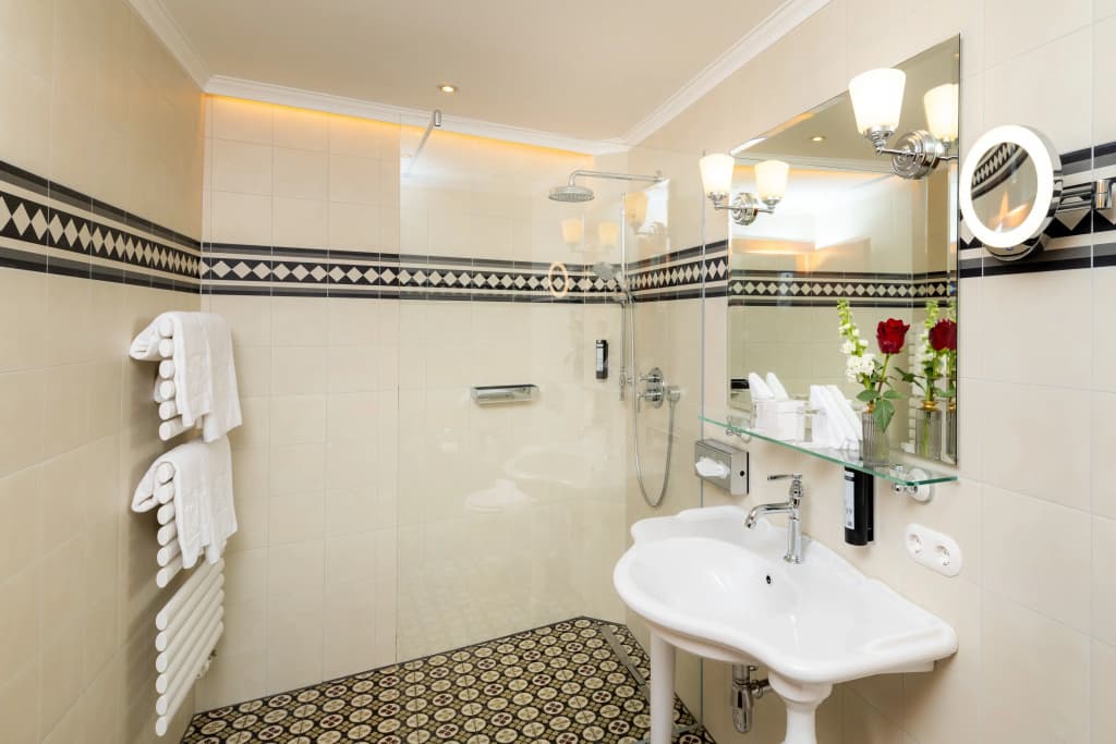 Hotel Stefanie - photo 28