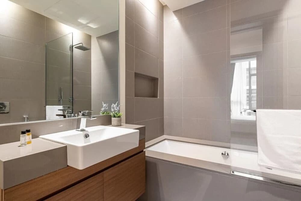 Luxurious, Vast & Airy Apartment in City Walk - photo 8