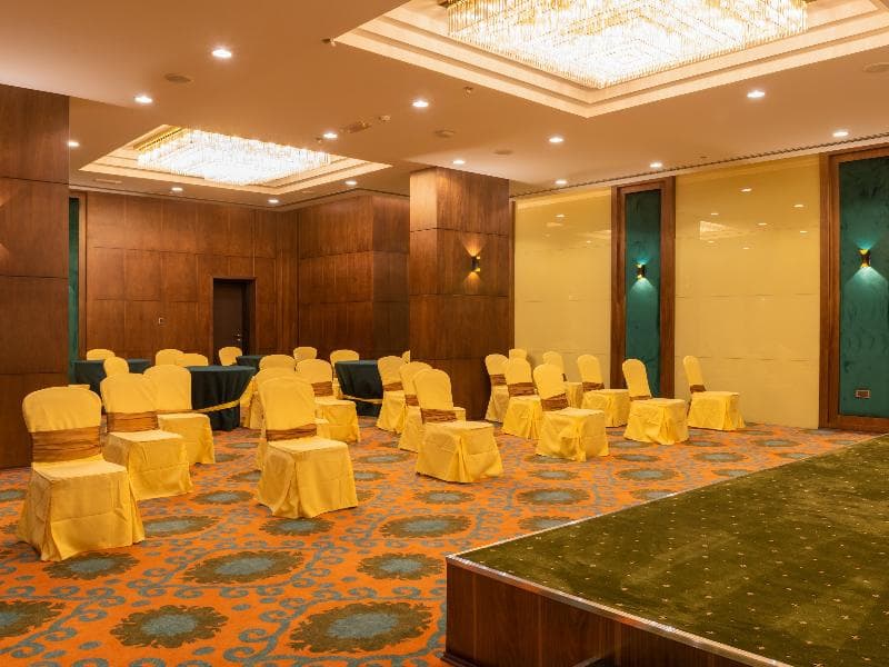 Royal Crown Hotel - photo 24