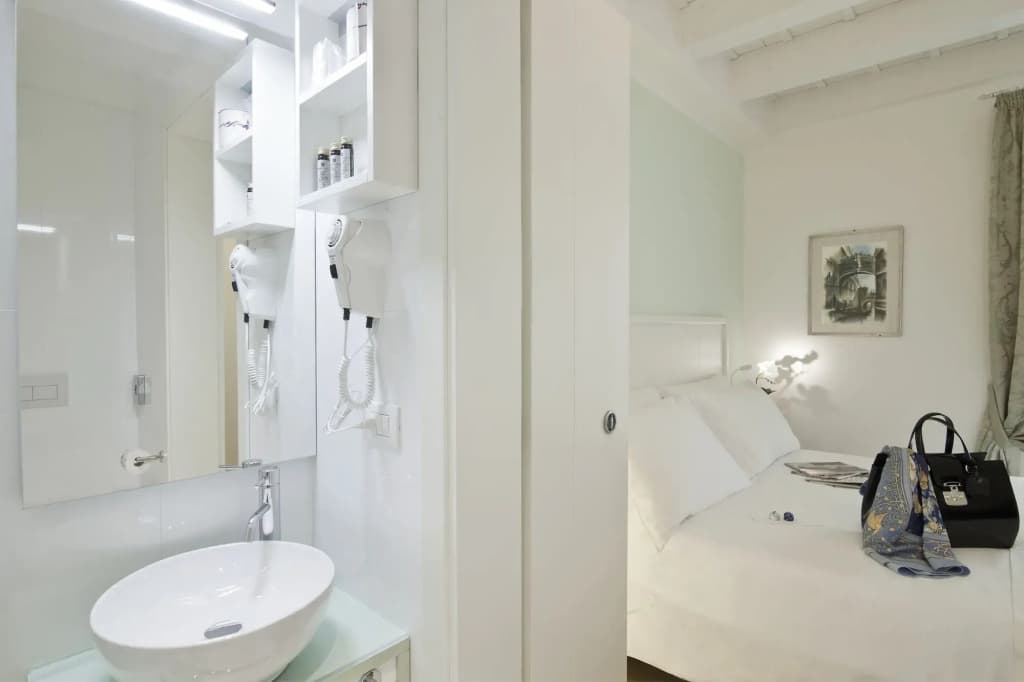 Chiara Lodge - photo 8