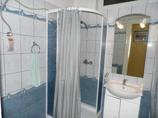 West Side Hostel - photo 6
