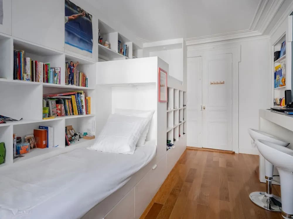 Paris Haussmann Elegant Residence - photo 2