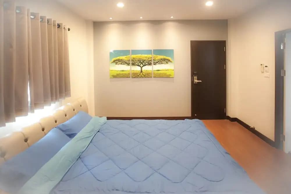 3 Bedroom House @Skytrain - photo 3