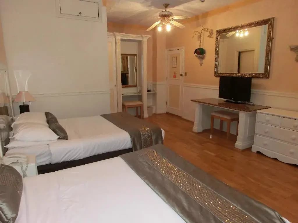 Rushmore Hotel - photo 28