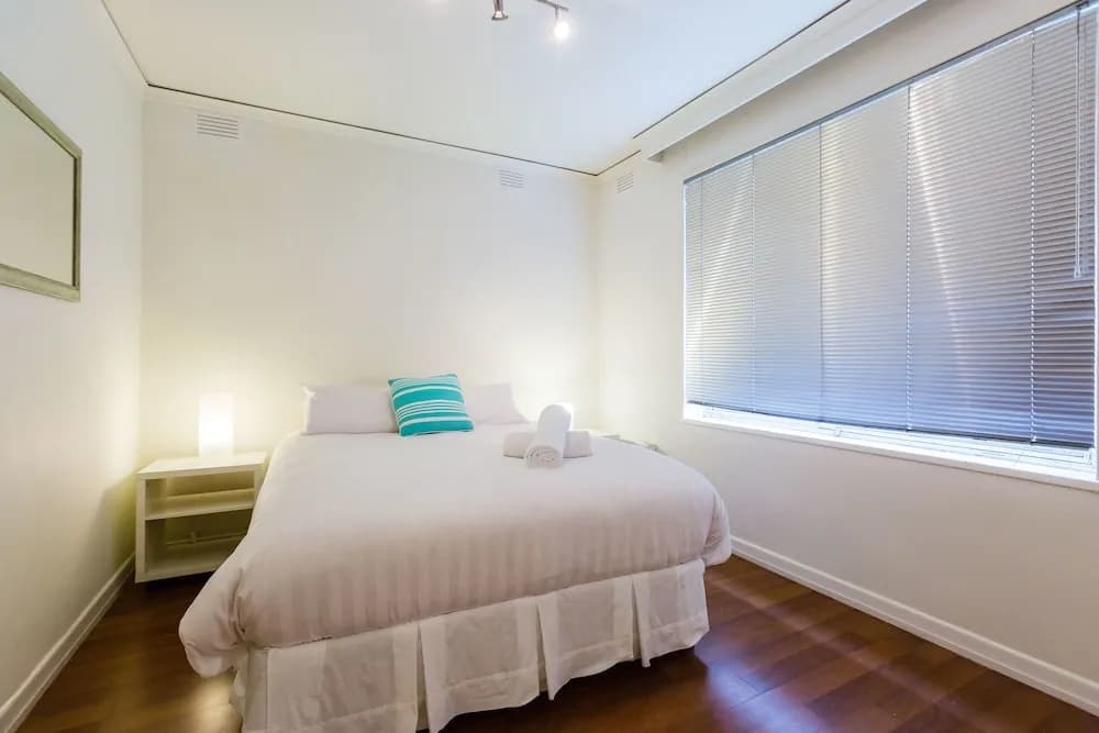 SELENA, 2BDR South Yarra Apartment - photo 3
