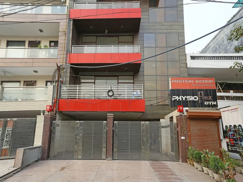OYO Flagship 545 Rohini Pitampura - photo 1