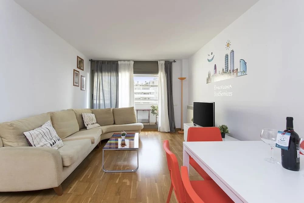 1317 - Modern Forum Apartment - photo 4