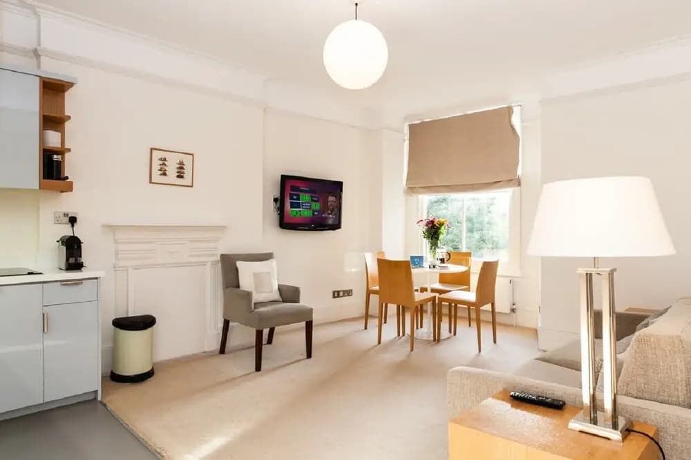 Blueprint Apartments-No 5 Doughty Street - photo 2