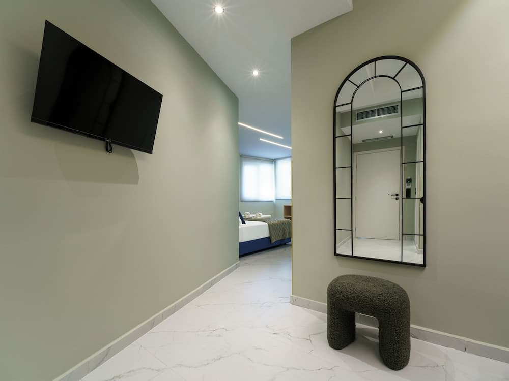 Ernest Suites Psiri - photo 10
