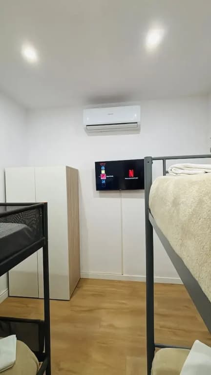 Meridian Rooms - photo 10