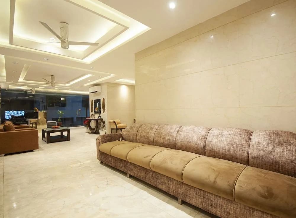 Hotel Urban Luxury - photo 2