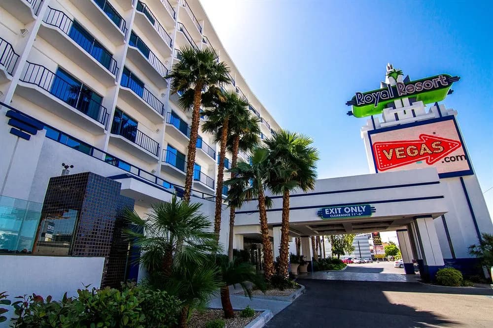 Royal Resort - photo 1