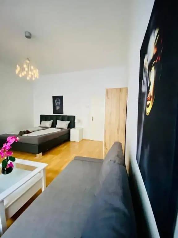 2BR Apartment Close to Stadthalle - photo 2
