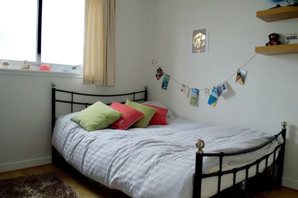 2 Bedroom Flat In Edinburgh - photo 2