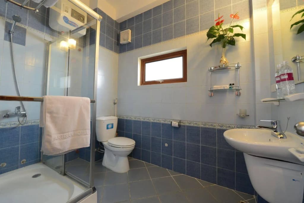 Artisan Lakeview Hotel - photo 10