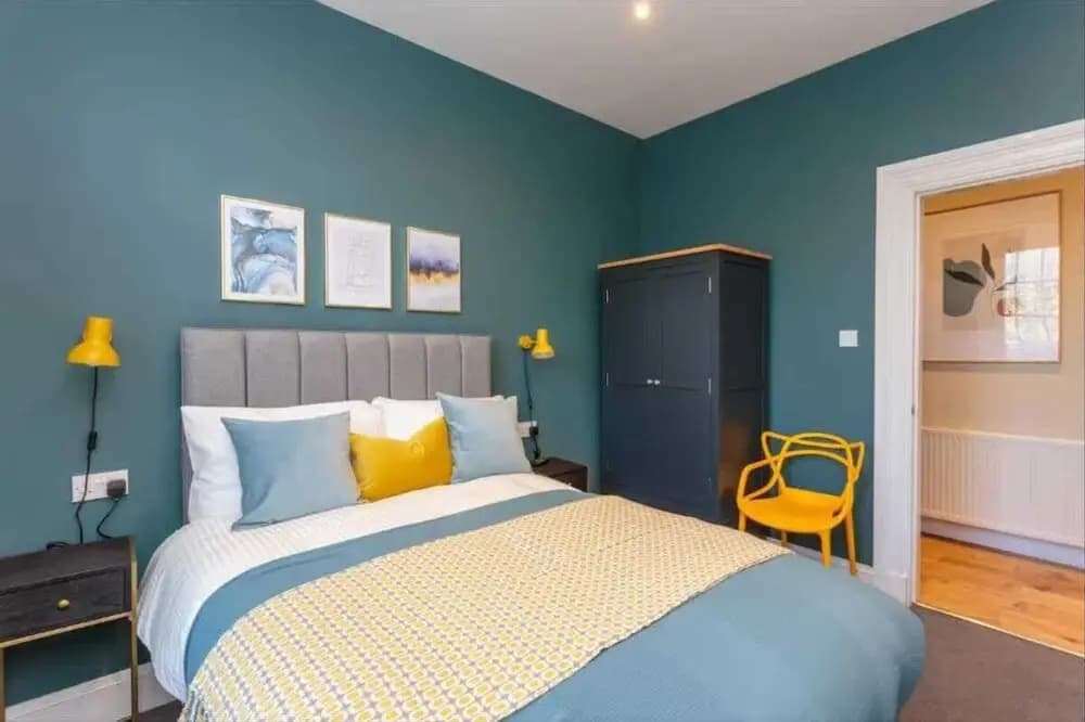 2bed 2bath Apartment Beneath Edinburgh Castle - photo 6