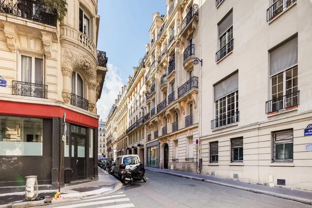 Warm and Homely Duplex Near Montmartre, Fits 5 - main photo