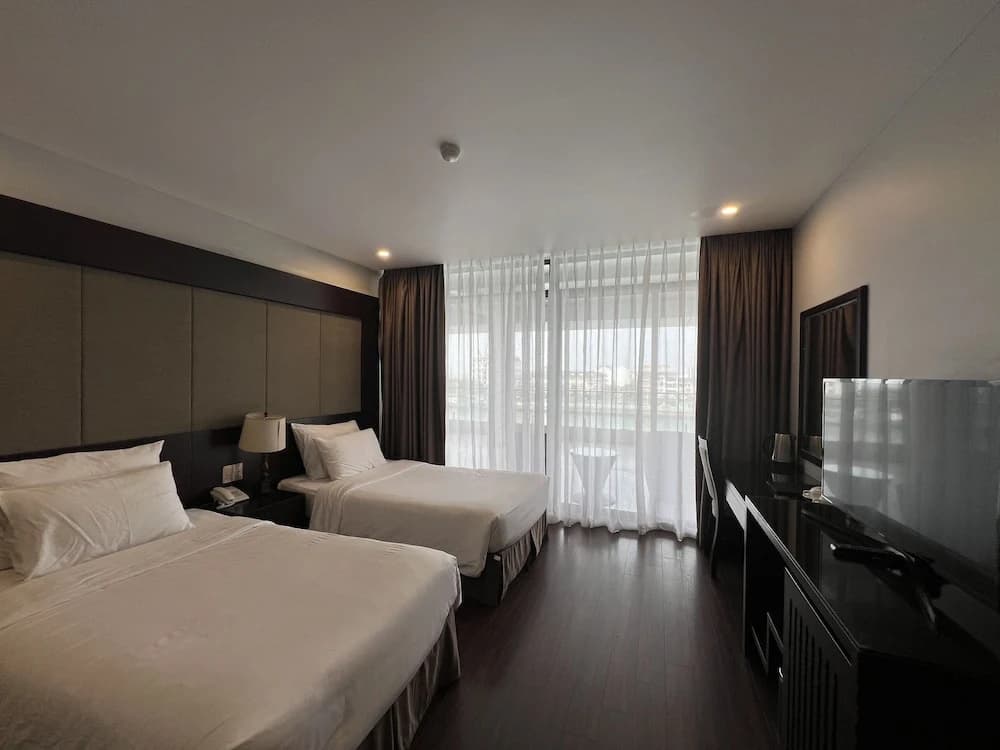 Moon Halo Hotel - photo 3