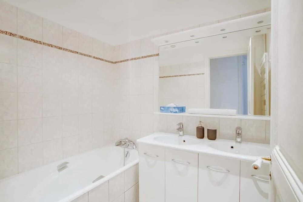 Beautiful apartment for 6 pax Near Eiffel Tower by GuestReady - photo 8