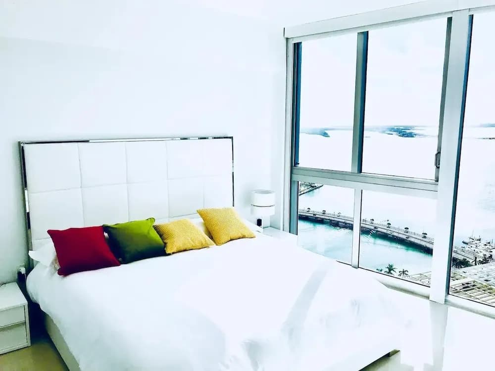 Amazing Unit Miami Brickell With Sea & City View - photo 3