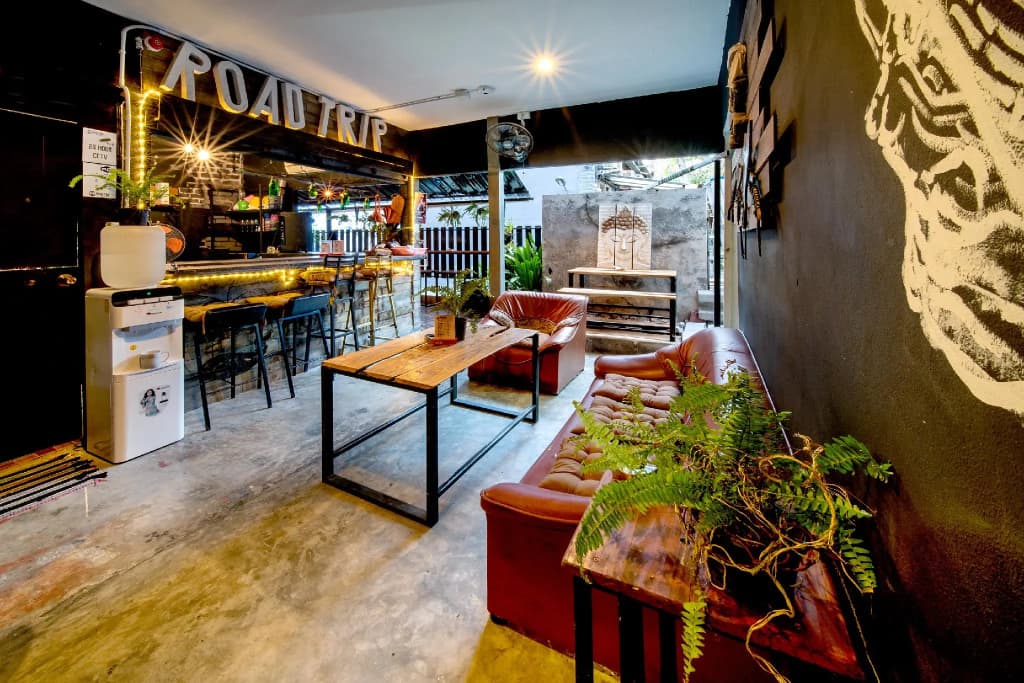 Eclipse Hostel and Bar - photo 15