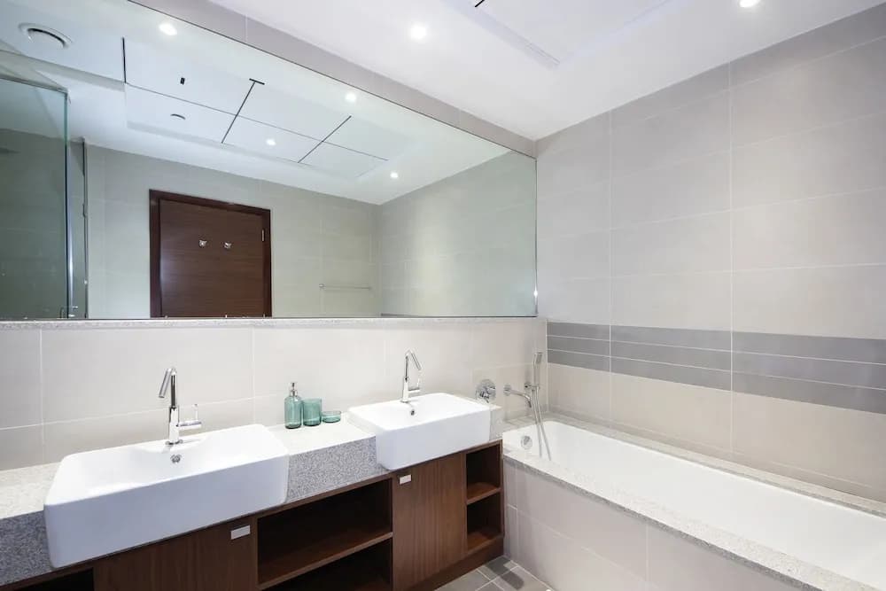 Luxury StayCation - Tranquil Retreat With Beautiful Park Views - photo 8