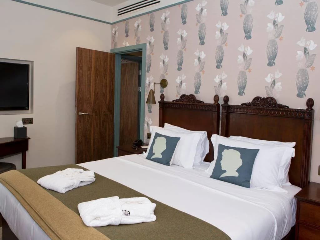 Morton Hotel - photo 17