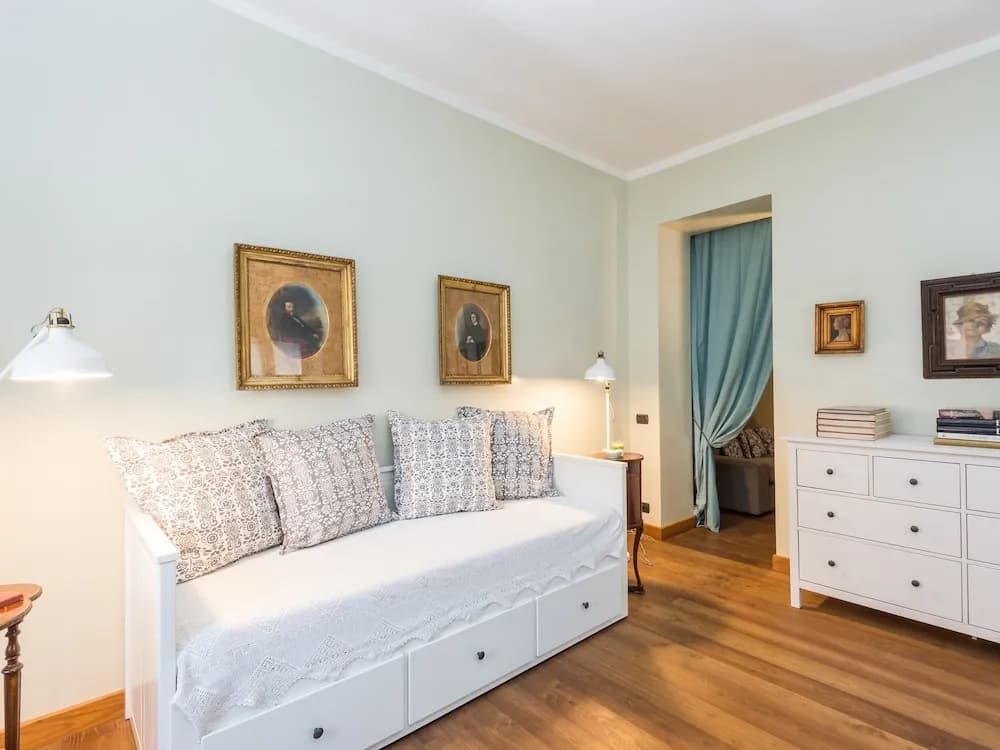 RSH Vatican Large Bright Apartment - photo 17