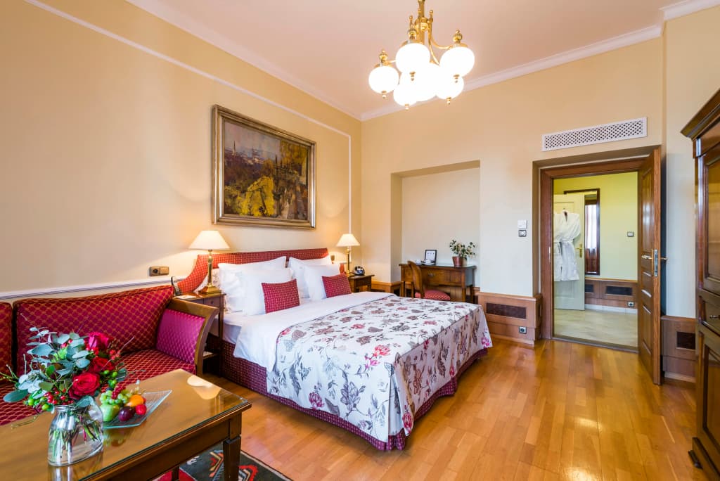 Golden Well Hotel - photo 3