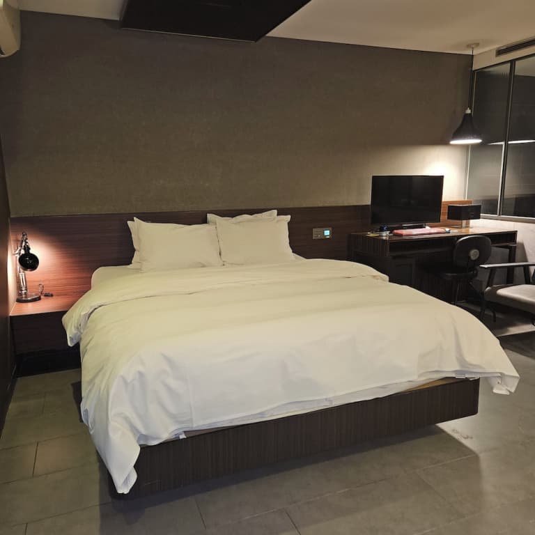 Nineth Hotel - photo 13