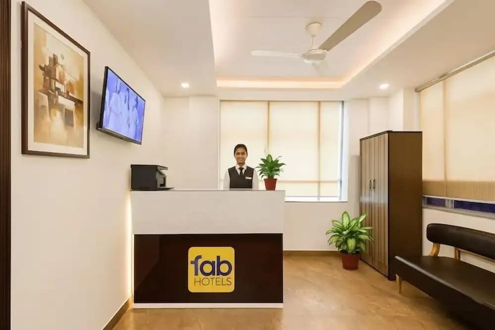 FabHotel Ramhan - Nr. Patel Nagar Metro - photo 2
