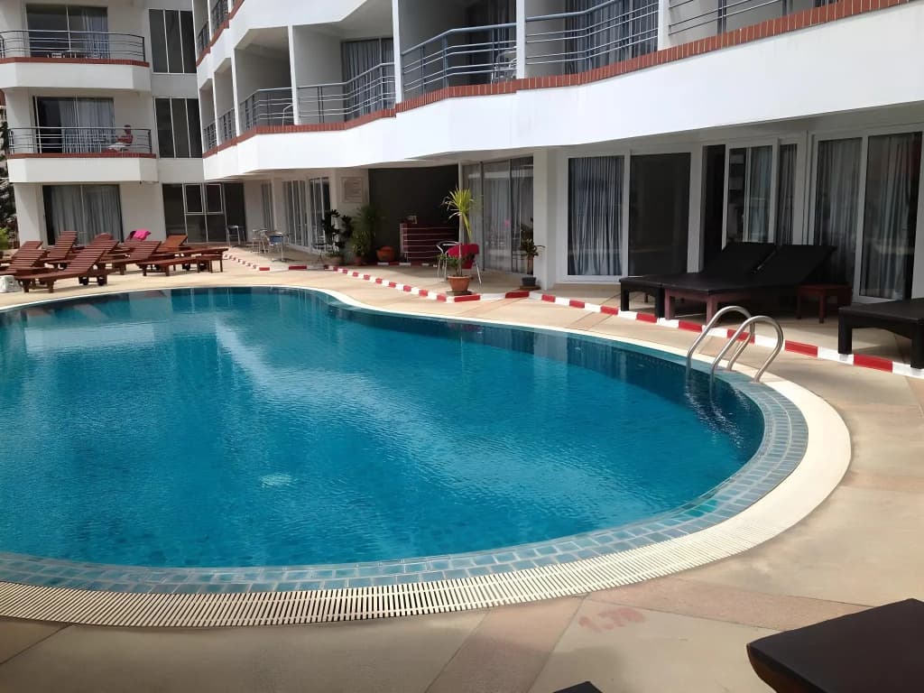Sandy Spring Hotel - photo 12