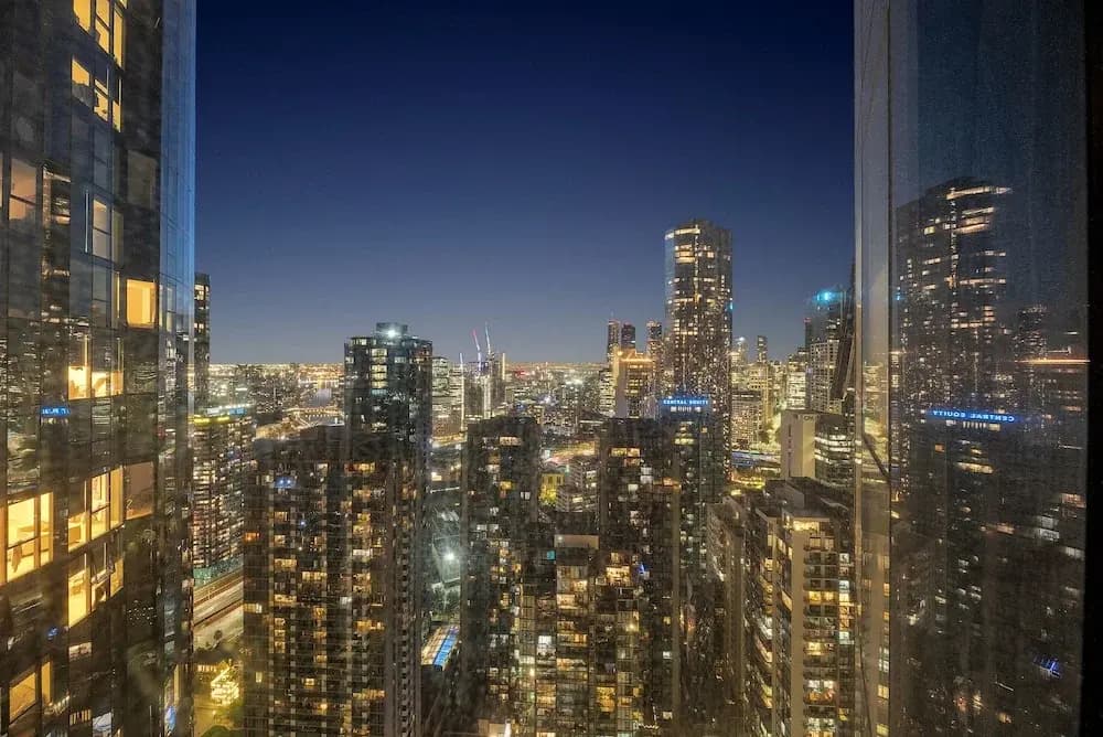 Melbourne Square Apartments - photo 13