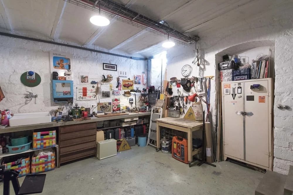 Loft Style Apartment With A Workshop Studio - photo 17