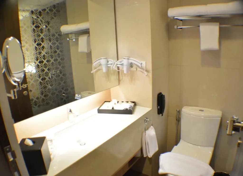 Best Western Premier Sunset Road - photo 8