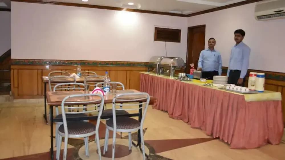 Hotel Atithi Palace - photo 13