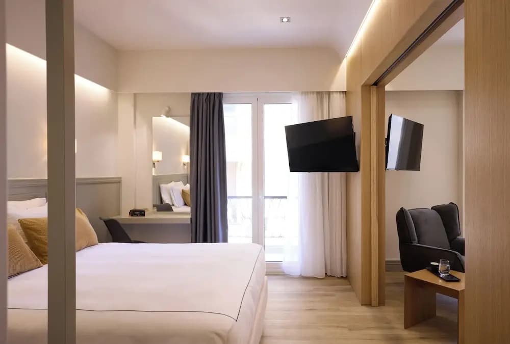 AthenSun Luxury Suites - photo 3