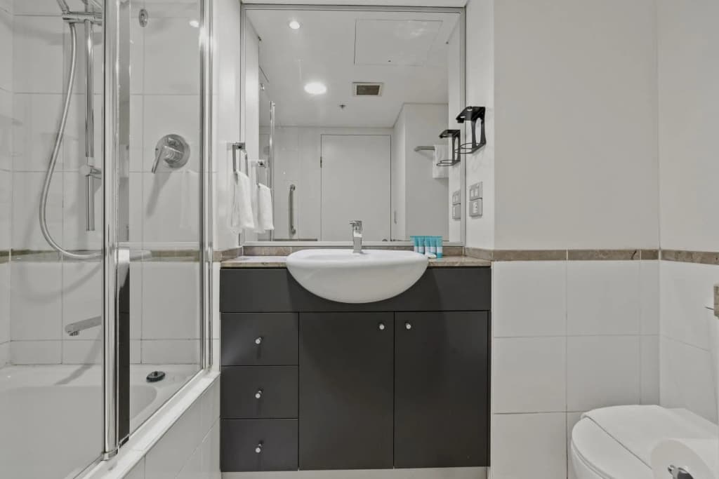 Convenient City Abode - photo 7