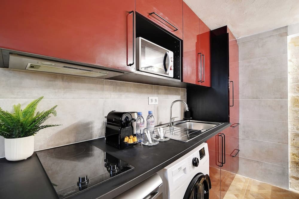 Charming Appt- 4p/1br- in the Heart of the Marais - photo 15