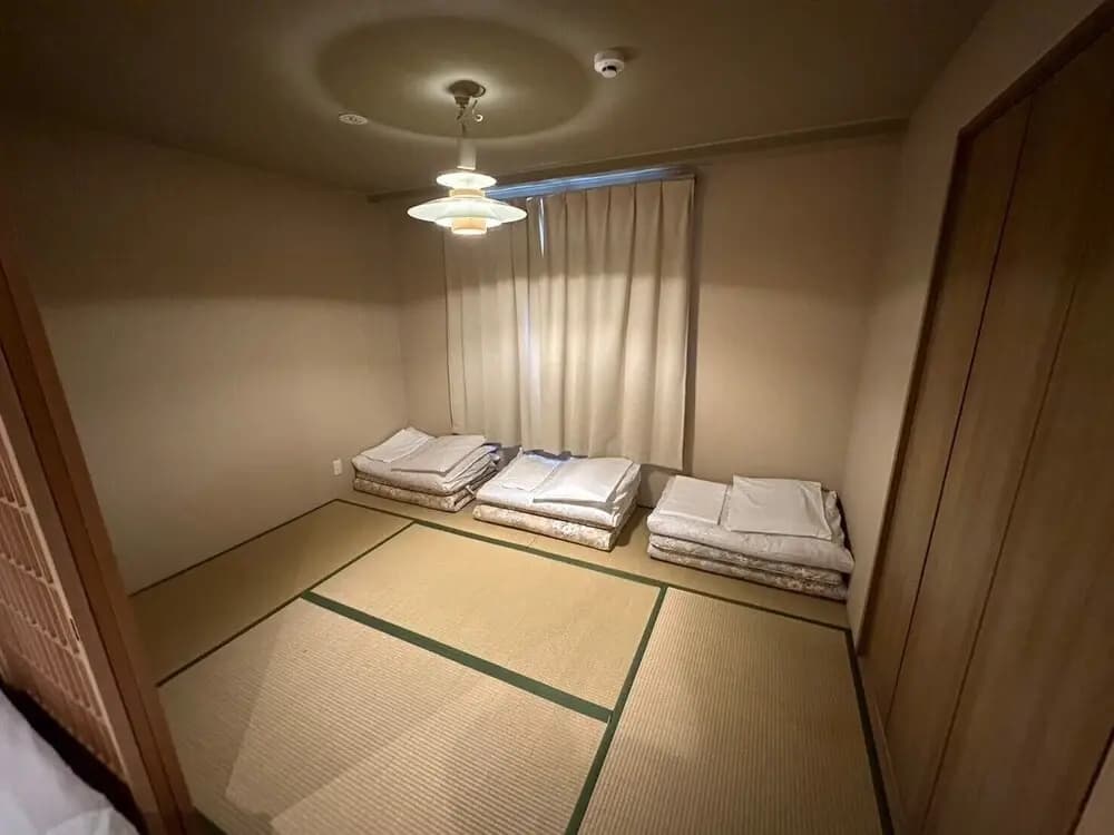 Shimanouchi Luxury Apartment - photo 22