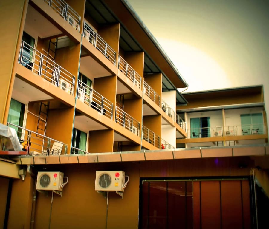 Silver Sand Suites - main photo