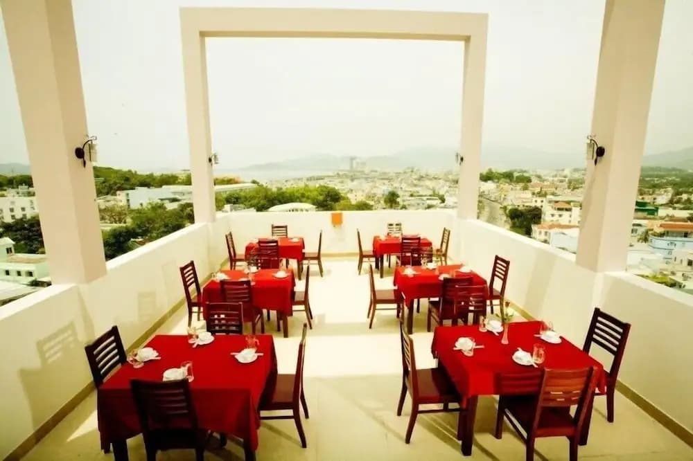 Ngoc Hong Hotel - photo 21
