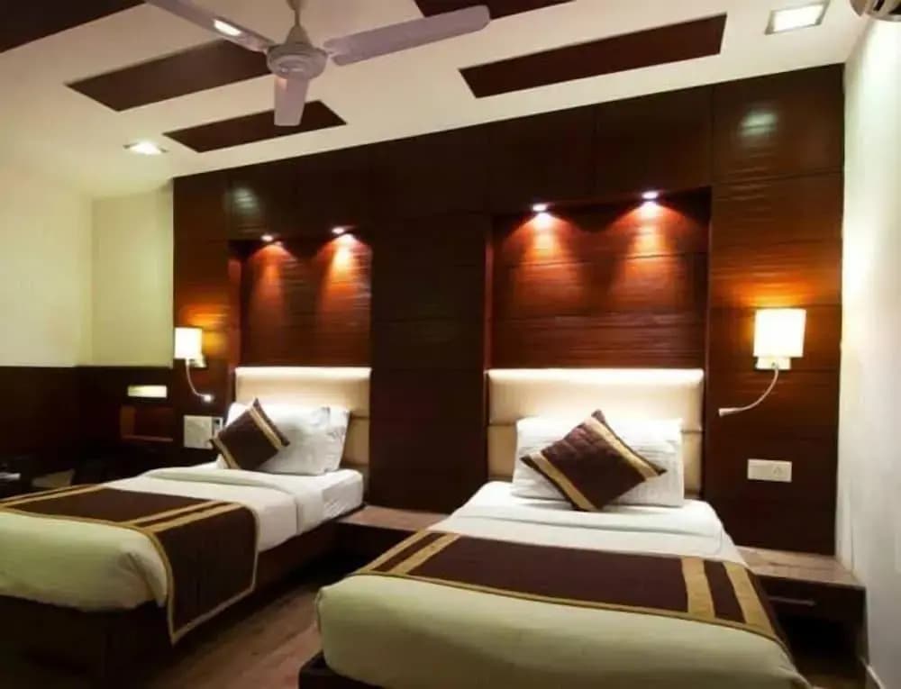 West Yard Hotels - photo 11