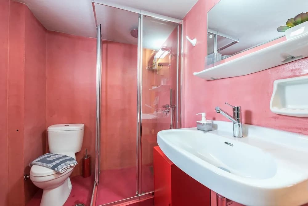 Bright 2 Bed Apartment by Cloudkeys - photo 7