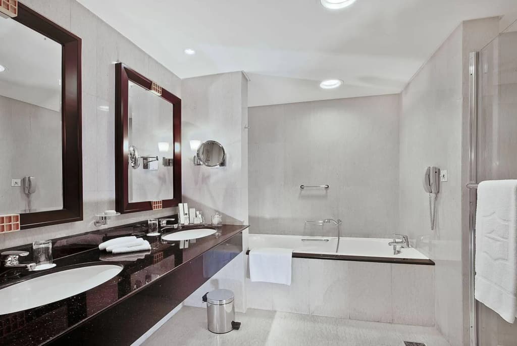 Shangri-La Residences and Apartments - photo 10