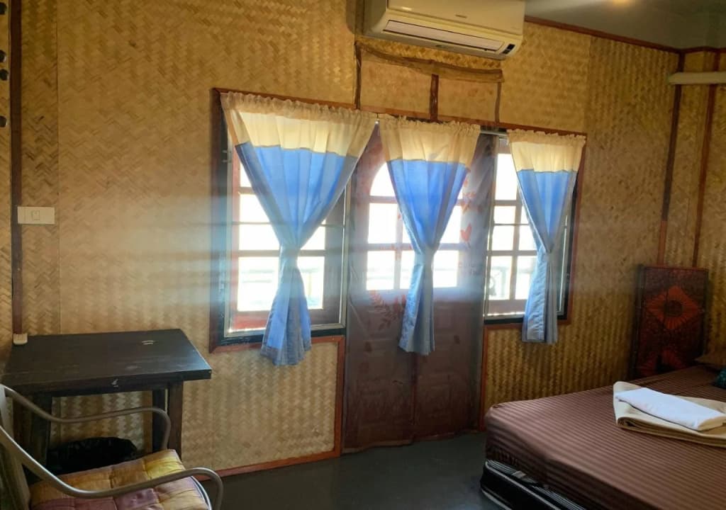 J Giant Hostel - photo 4