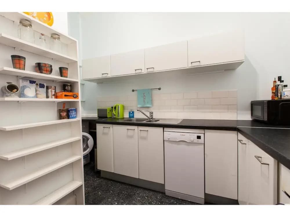 Spacious Leith Flat For 4 W/ Skyline View - photo 11
